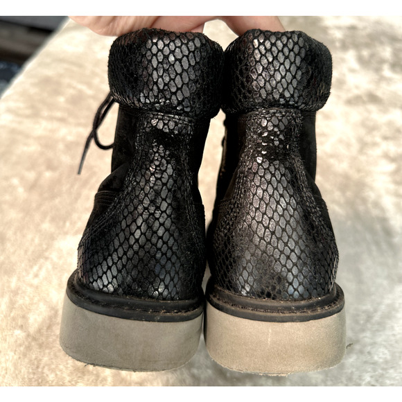 Timberland Black Nubuck Leather Snakeskin Accent Sensorflex Boots Womens 7.5 - Picture 4 of 11